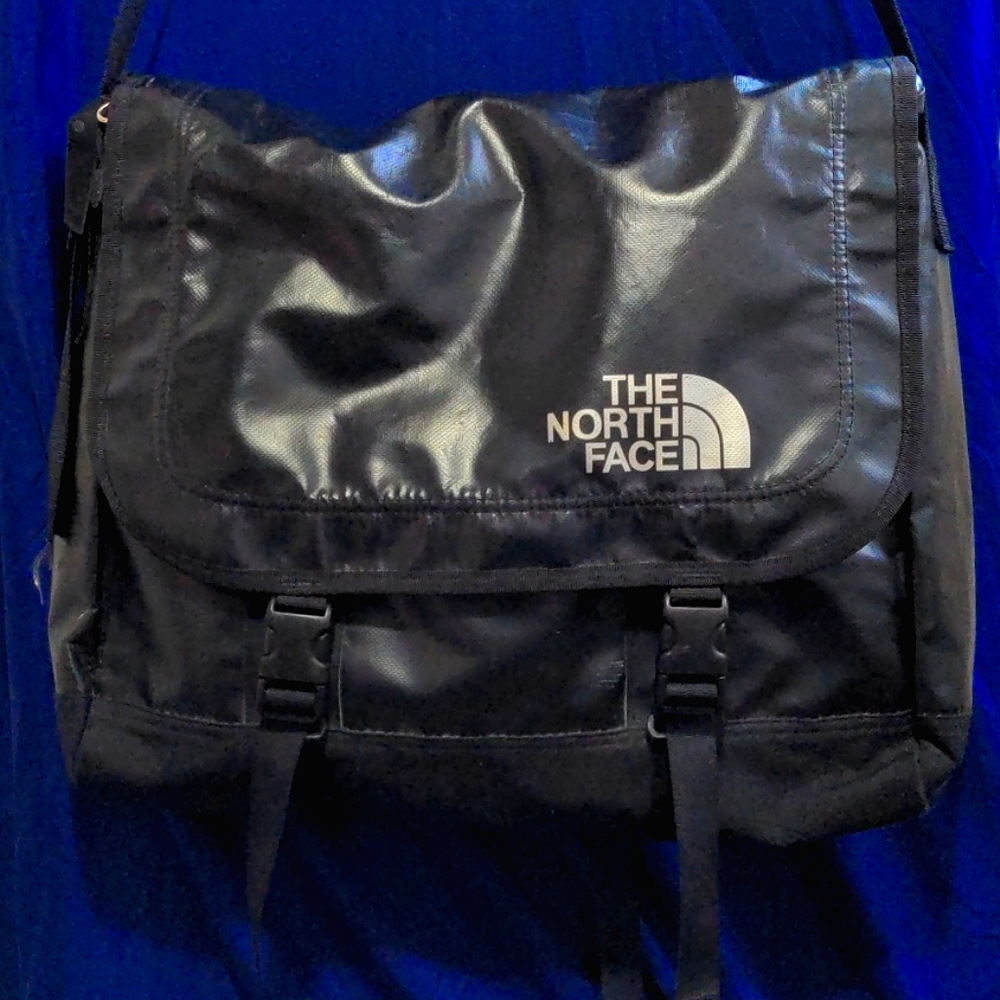 The North Face Base Camp Large Messenger Bag
